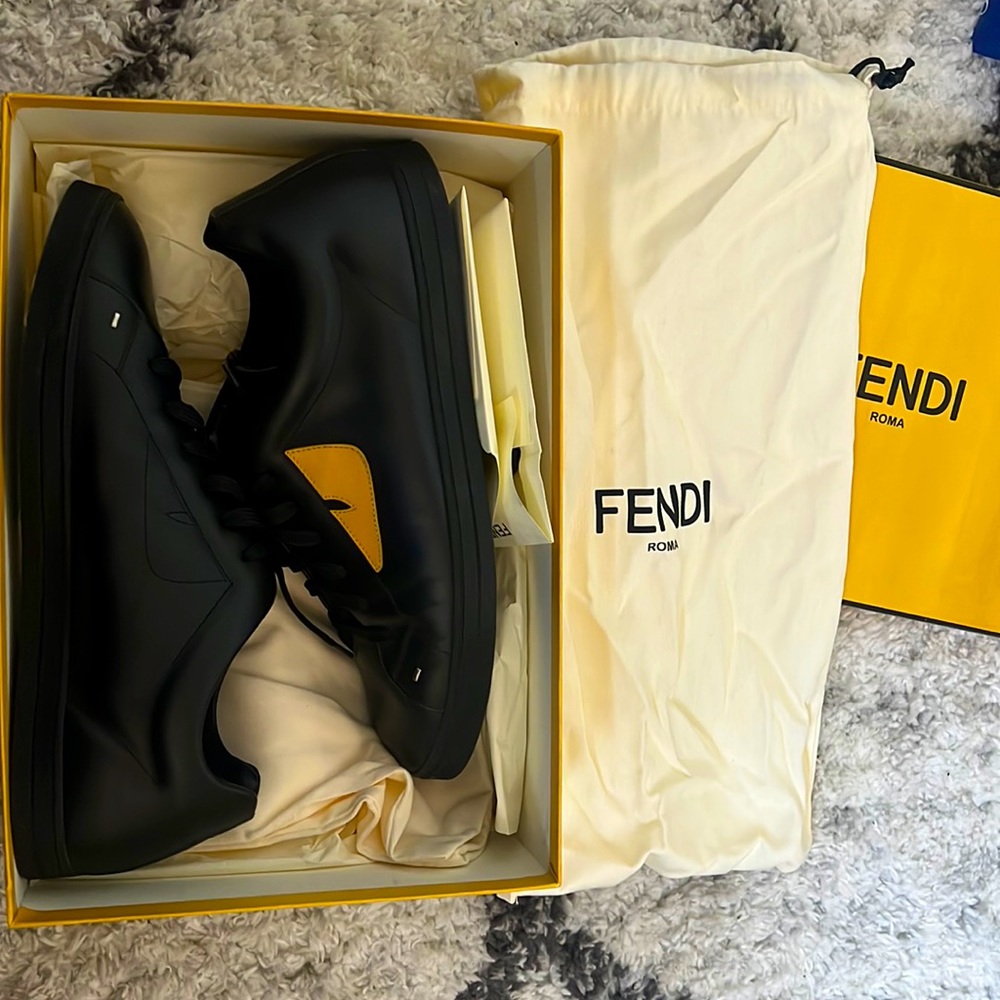 Fendi Mens shoes. Size 42 = 9